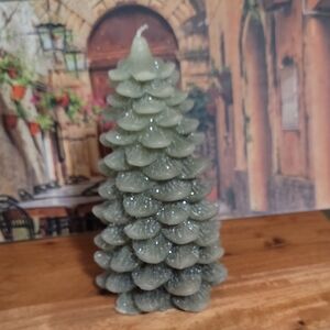 Elegant Green Holiday Tree Candle